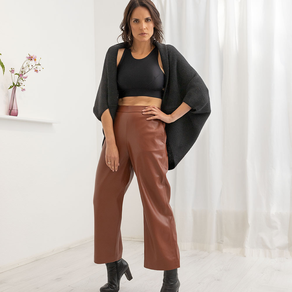 Woll-Strickjacke Sophia aus Alpaka-Yakgarn, made in Germany von Meinfrollein, Schwarz